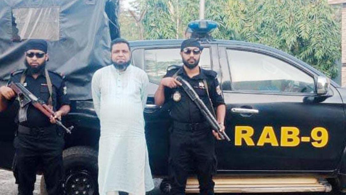 চারখাই ইউপি চেয়ারম্যান হোসেন মুরাদ চৌধুরী গ্রেফতার