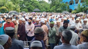 সাবেক চেয়ারম্যান এমাদ উদ্দিনের জানাজায় মানুষের ঢল