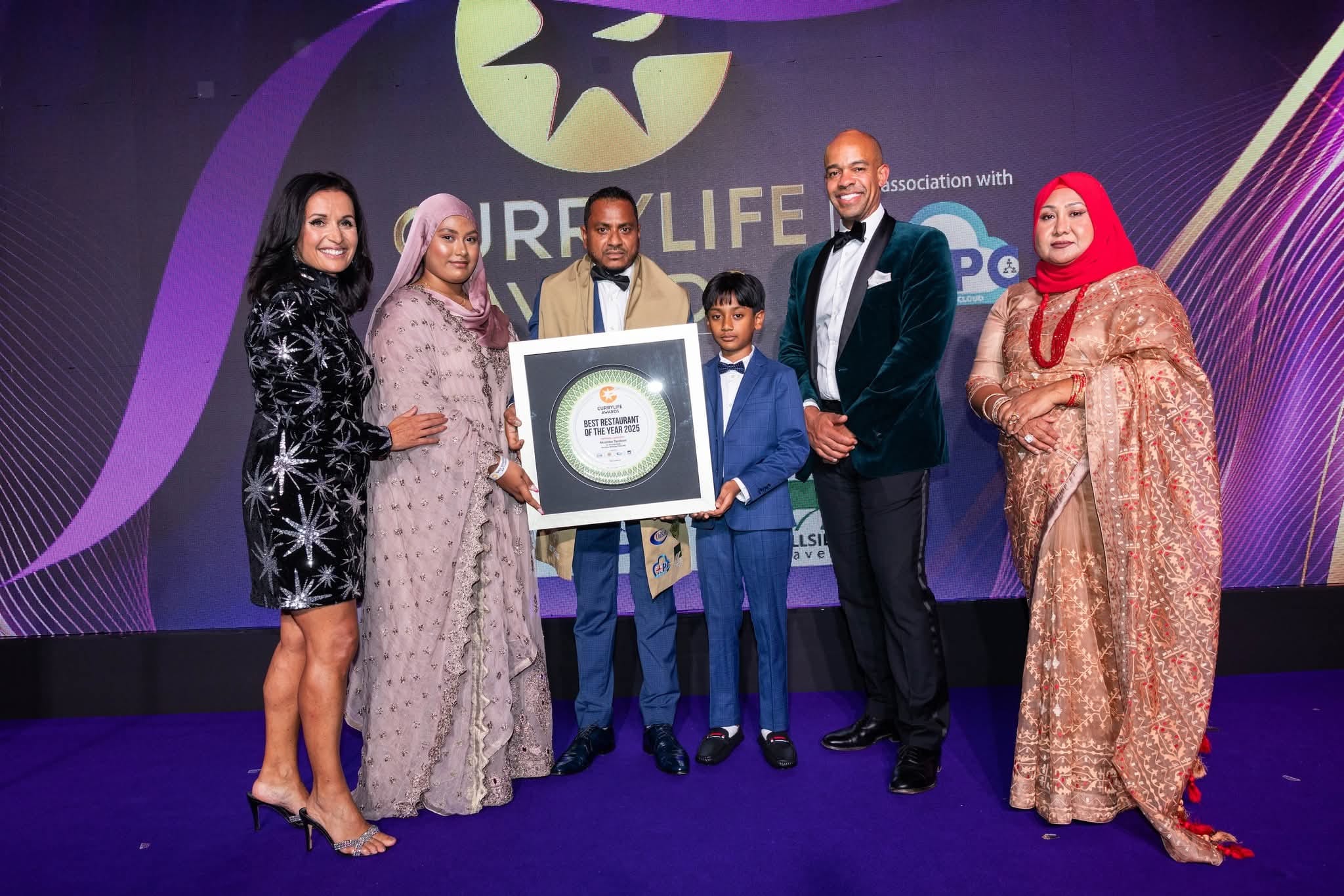 লন্ডনে ক্যারি লাইফ অ্যাওয়ার্ডস পেয়েছে অ্যালকম্ব তান্দুরি